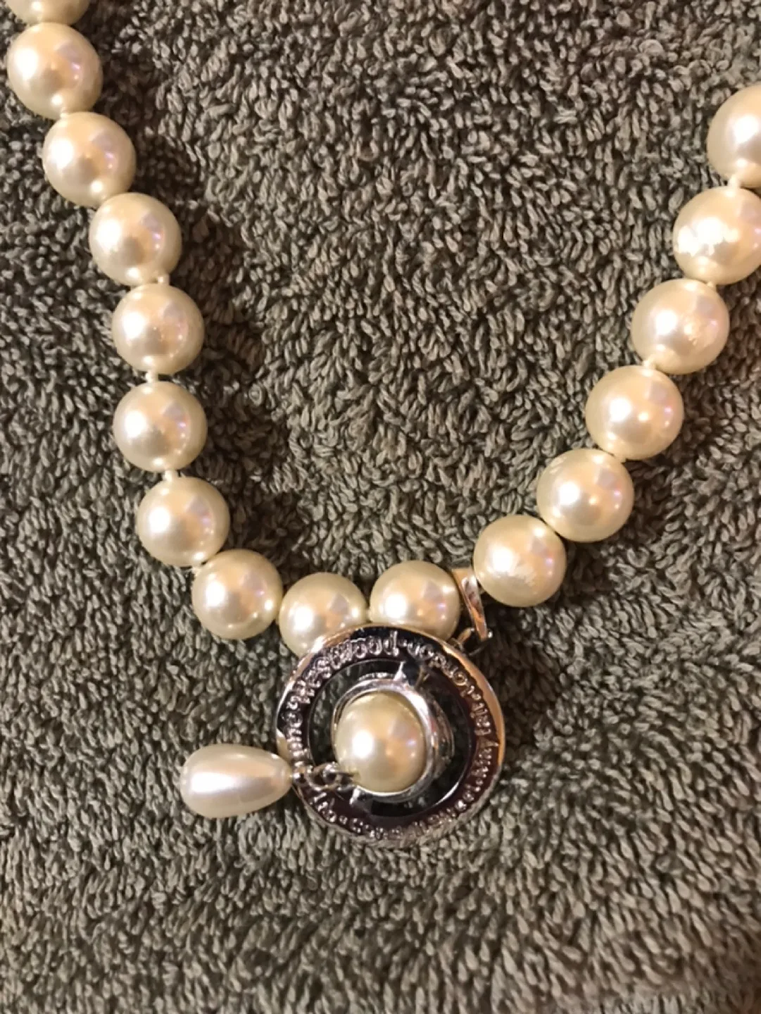 Jewelry Set: Watch, Pearl Necklace, Silver Necklace image indicator(7)