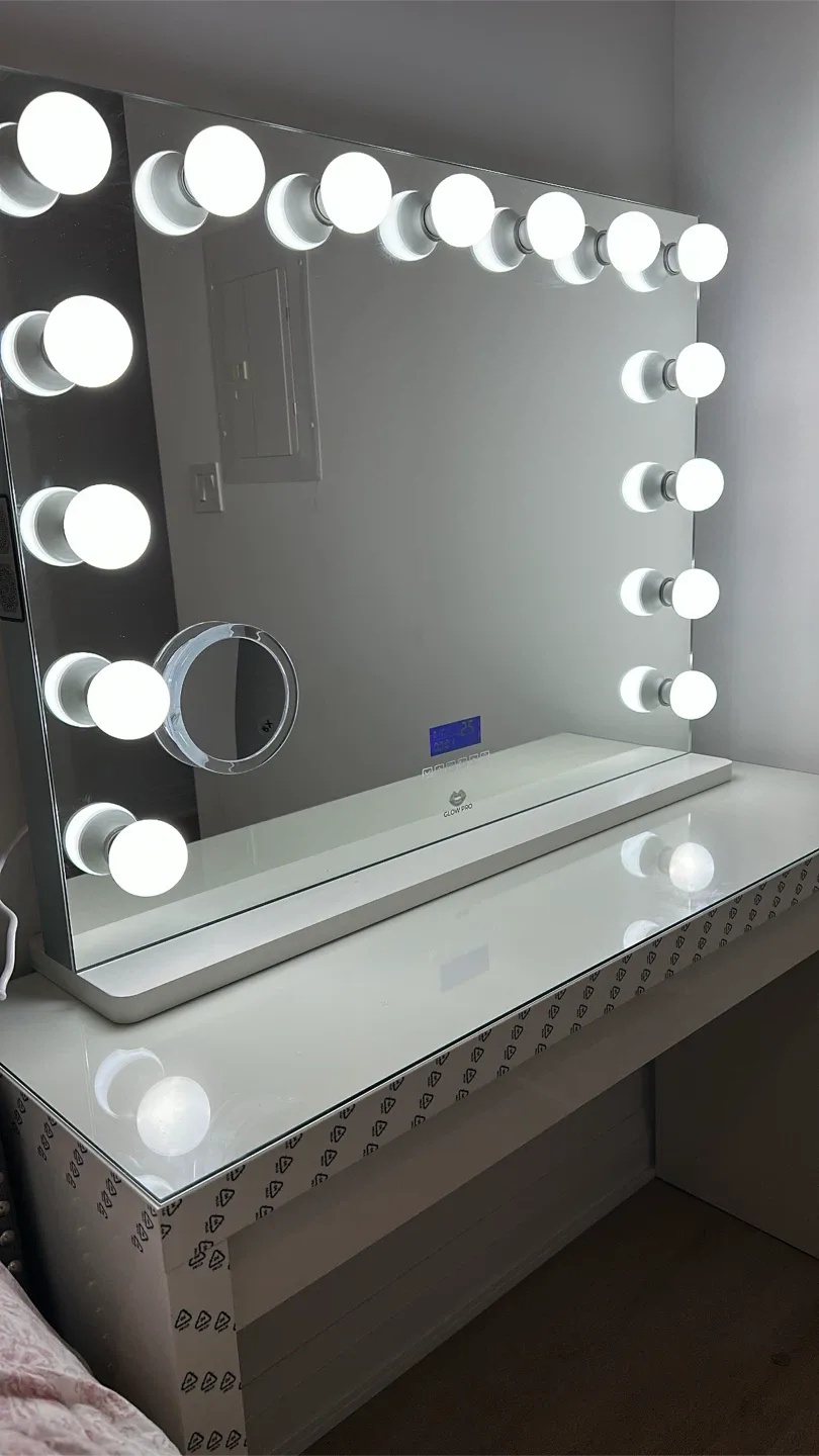 Lyx Vanity Hollywood Glow Pro Vanity Mirror image indicator(3)