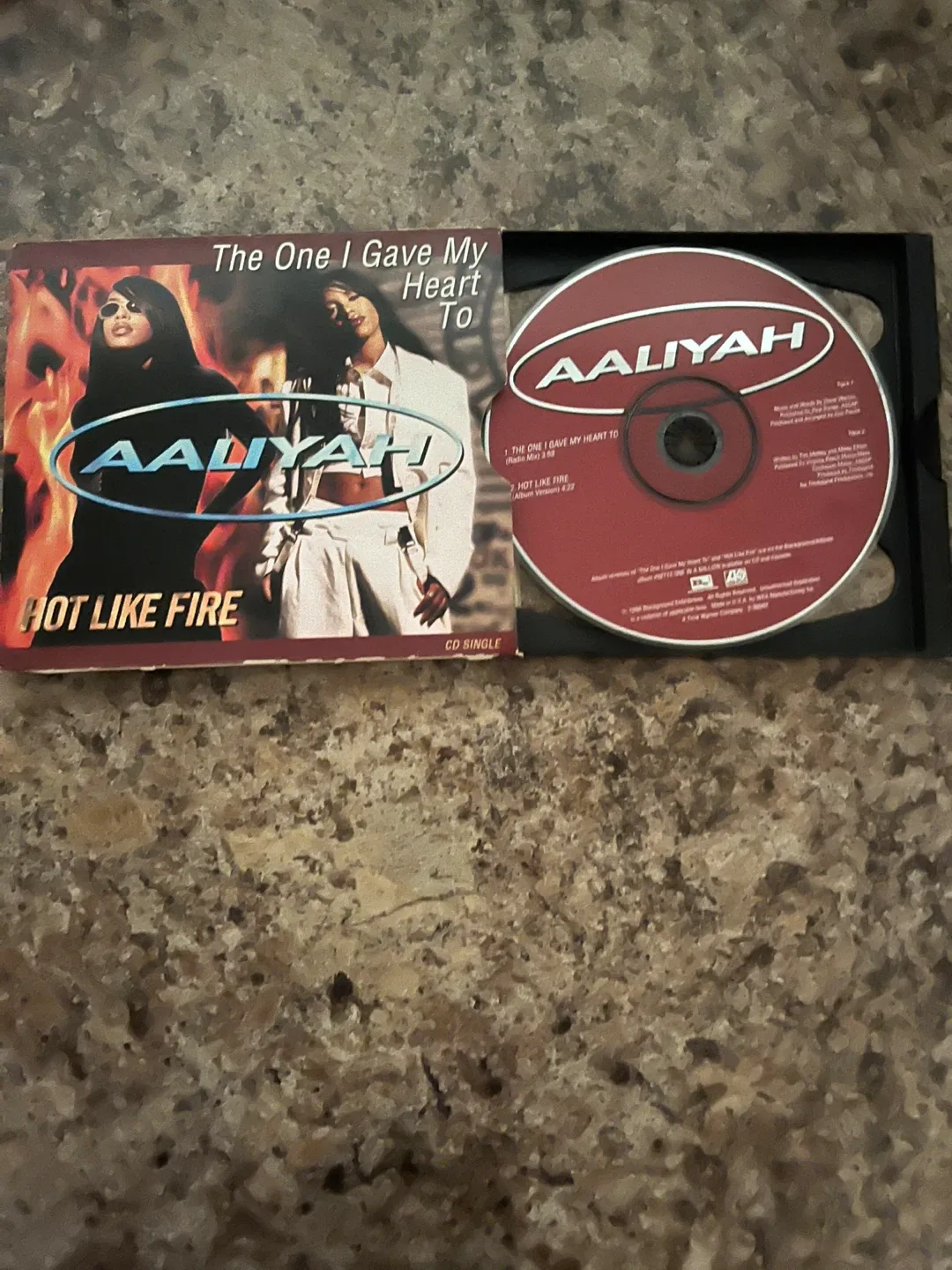 Vintage Aaliyah CD original owner good condition image indicator(3)