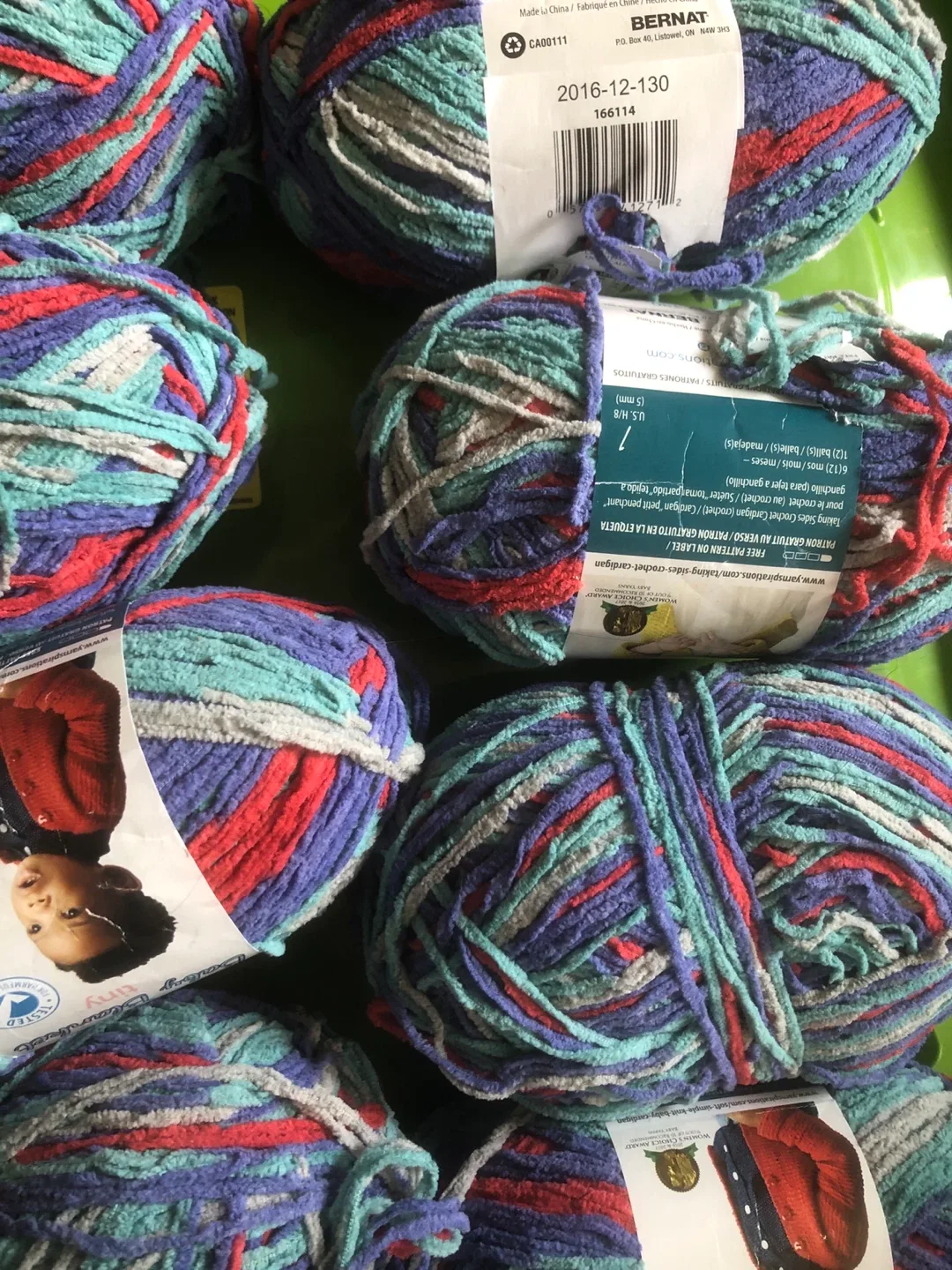 Bernat Baby Blanket Tiny Yarn Bundle image indicator(4)