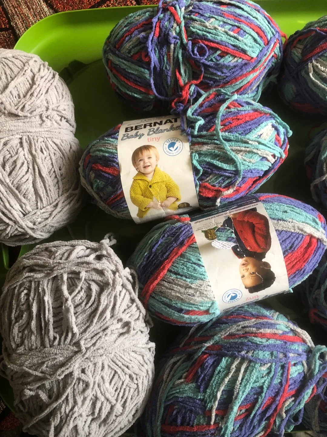 Bernat Baby Blanket Tiny Yarn Bundle image indicator(3)