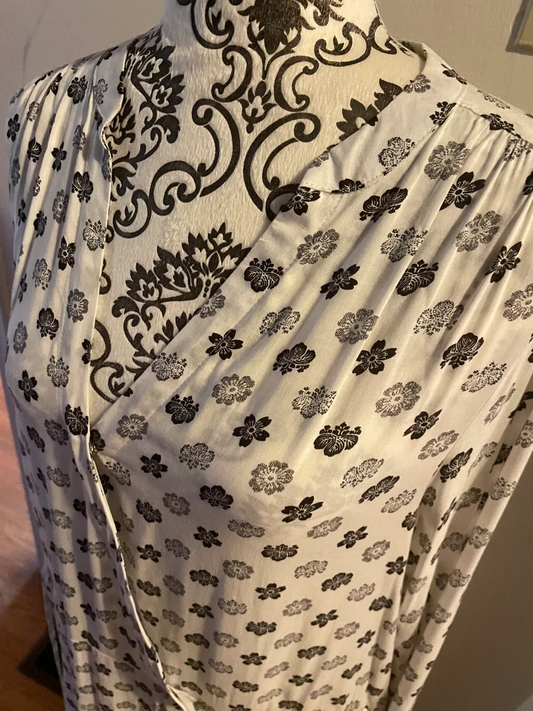 White with Black Floral Print Dress image indicator(4)