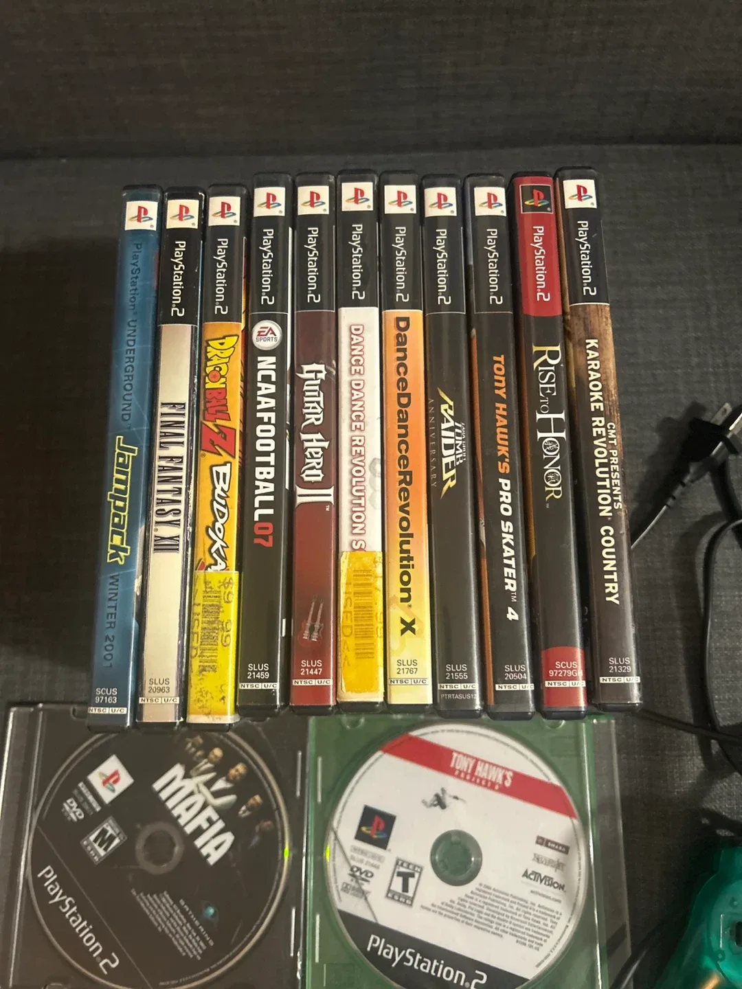 PlayStation 2 Console + 15 Games image indicator(2)