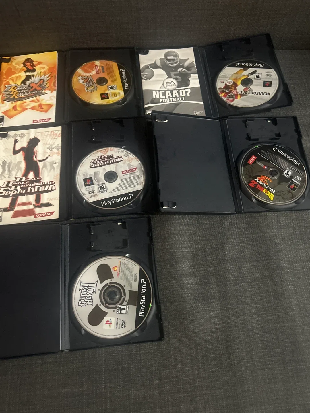 PlayStation 2 Console + 15 Games image indicator(7)