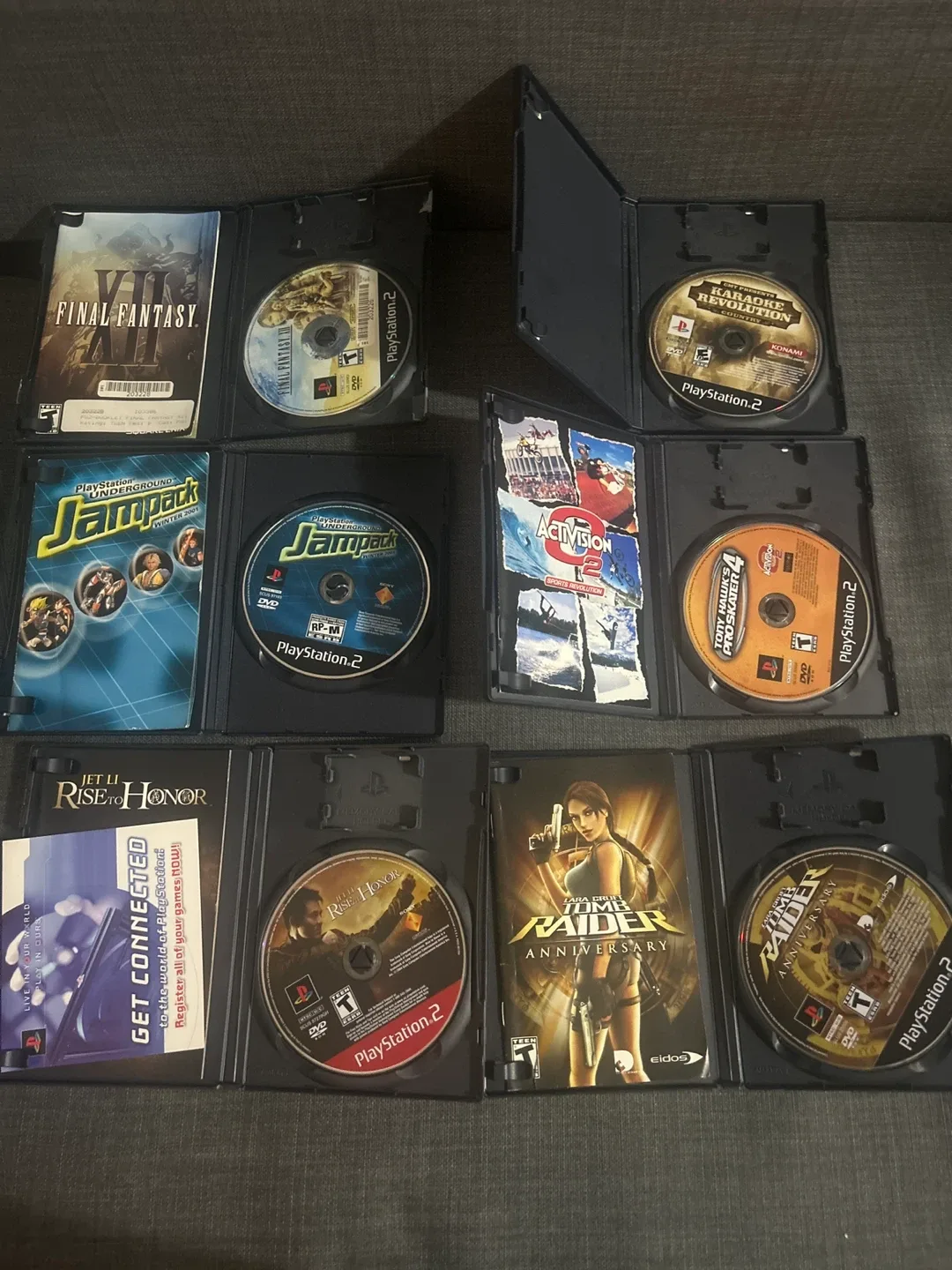 PlayStation 2 Console + 15 Games image indicator(6)