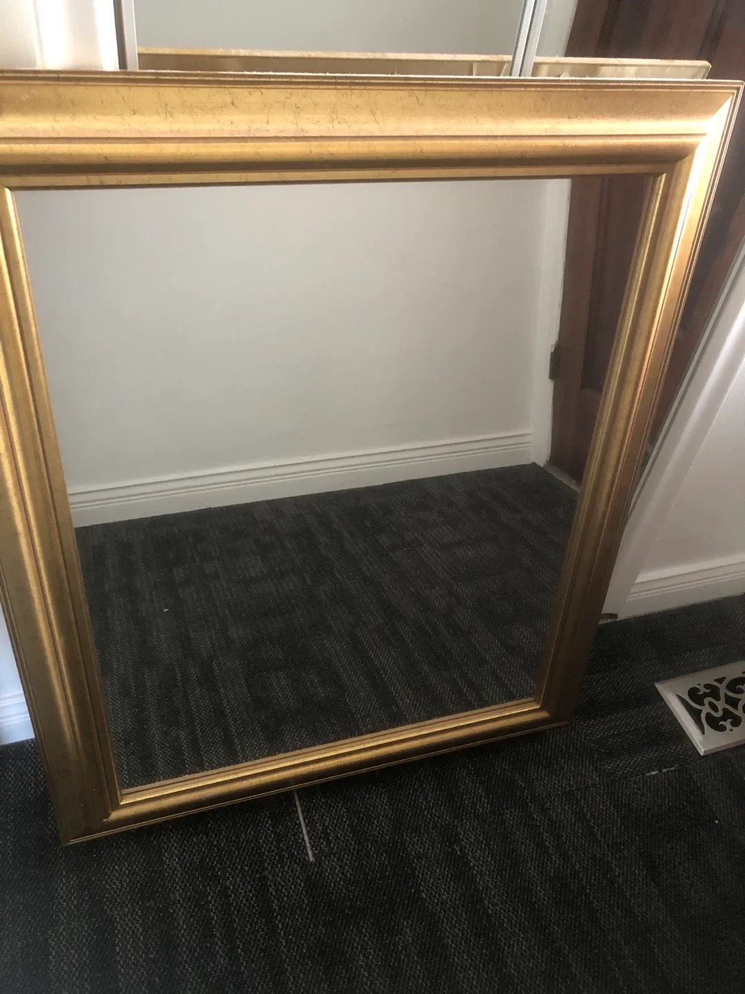 Lijue Collection Gold Framed Mirror image indicator(2)