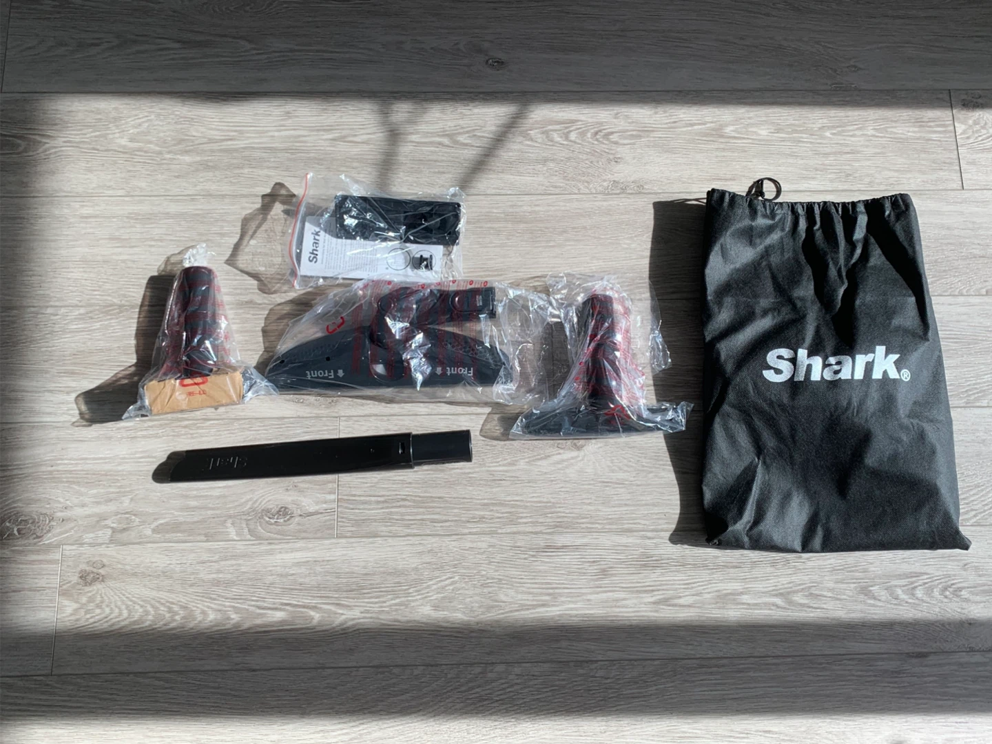 Moving Out Sell‼️Shark Rocket Vacuum - photo 2