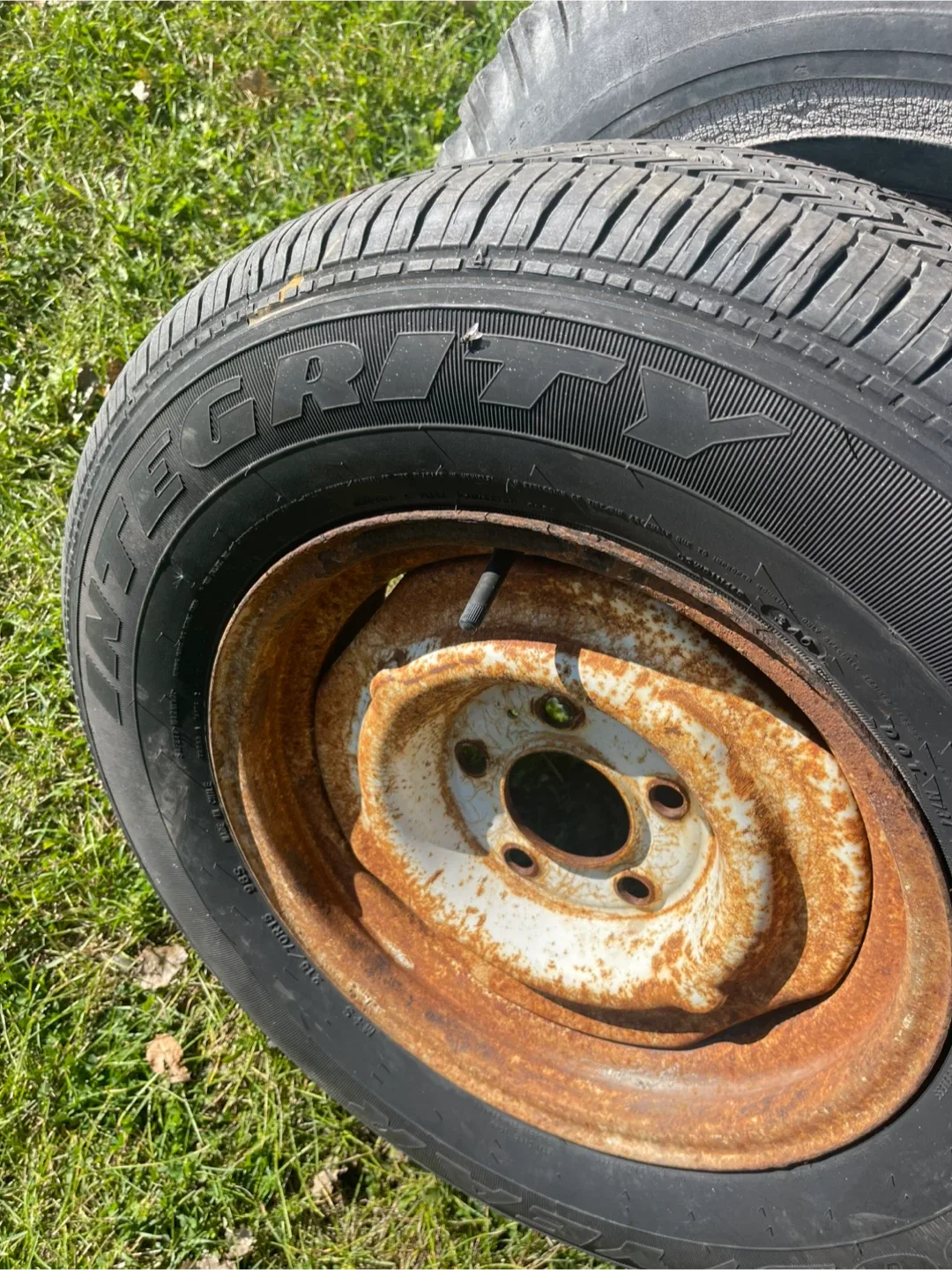 Firestone Integrity 215/70R15 Tire $5 image indicator(3)