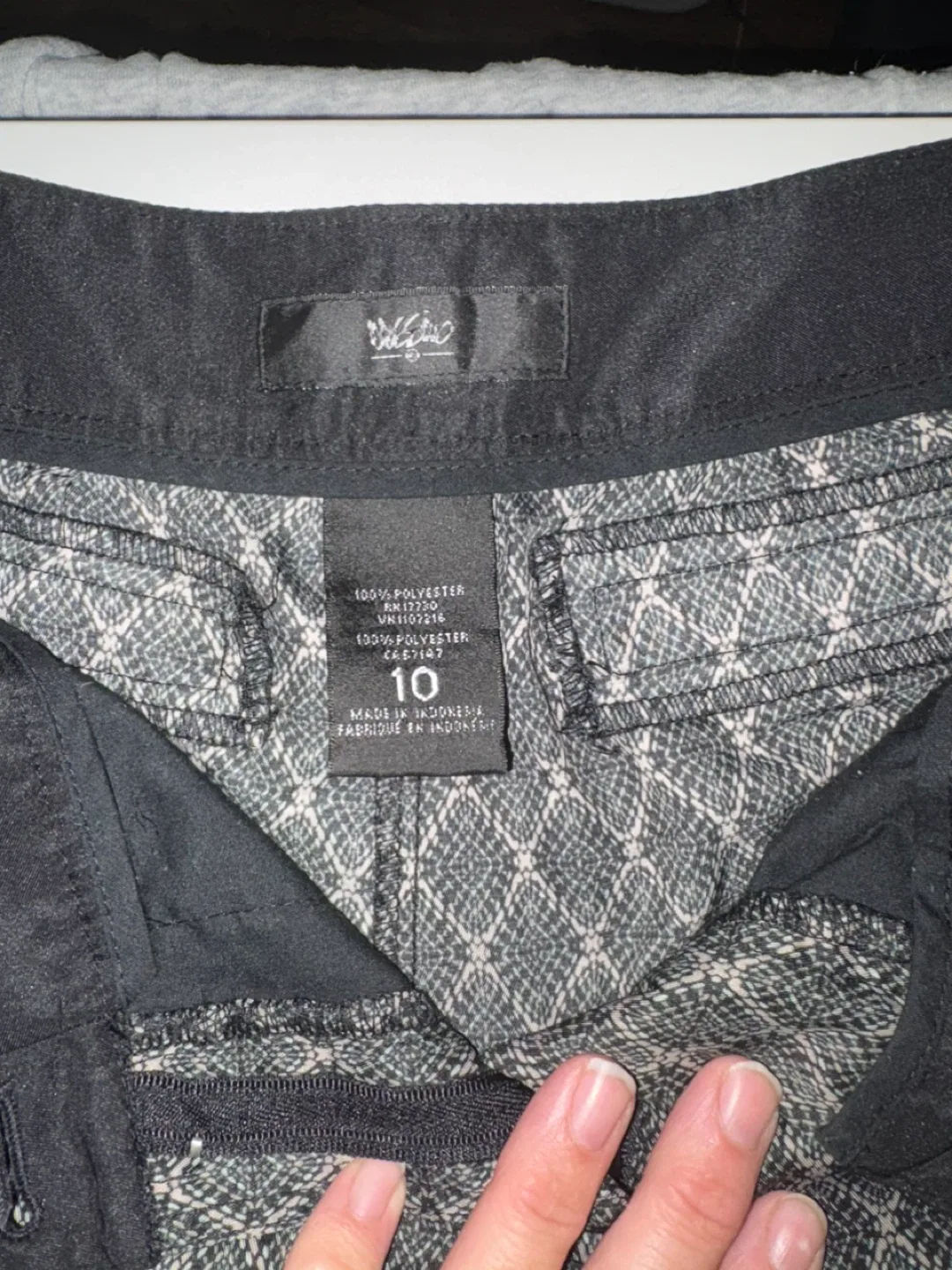 Missi Sixty Shorts - Size 10 image indicator(2)