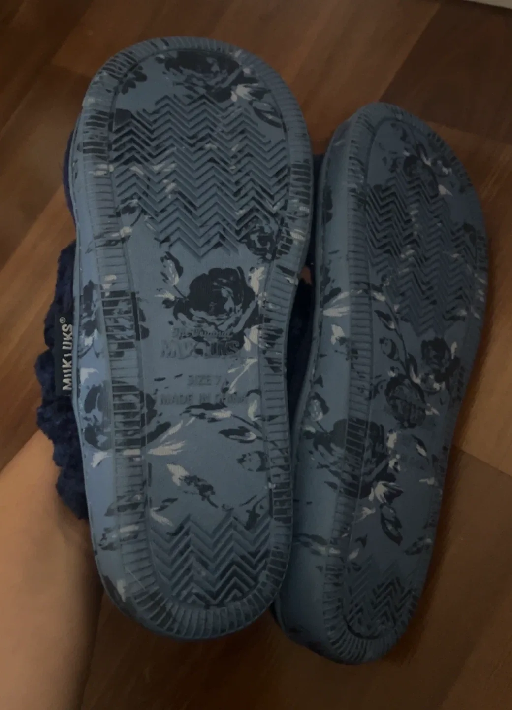 MUK LUKS Floral Sandals - Size 7 image indicator(2)