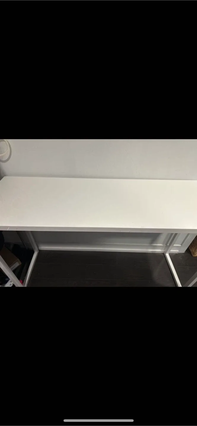 Hallway table thumbnail