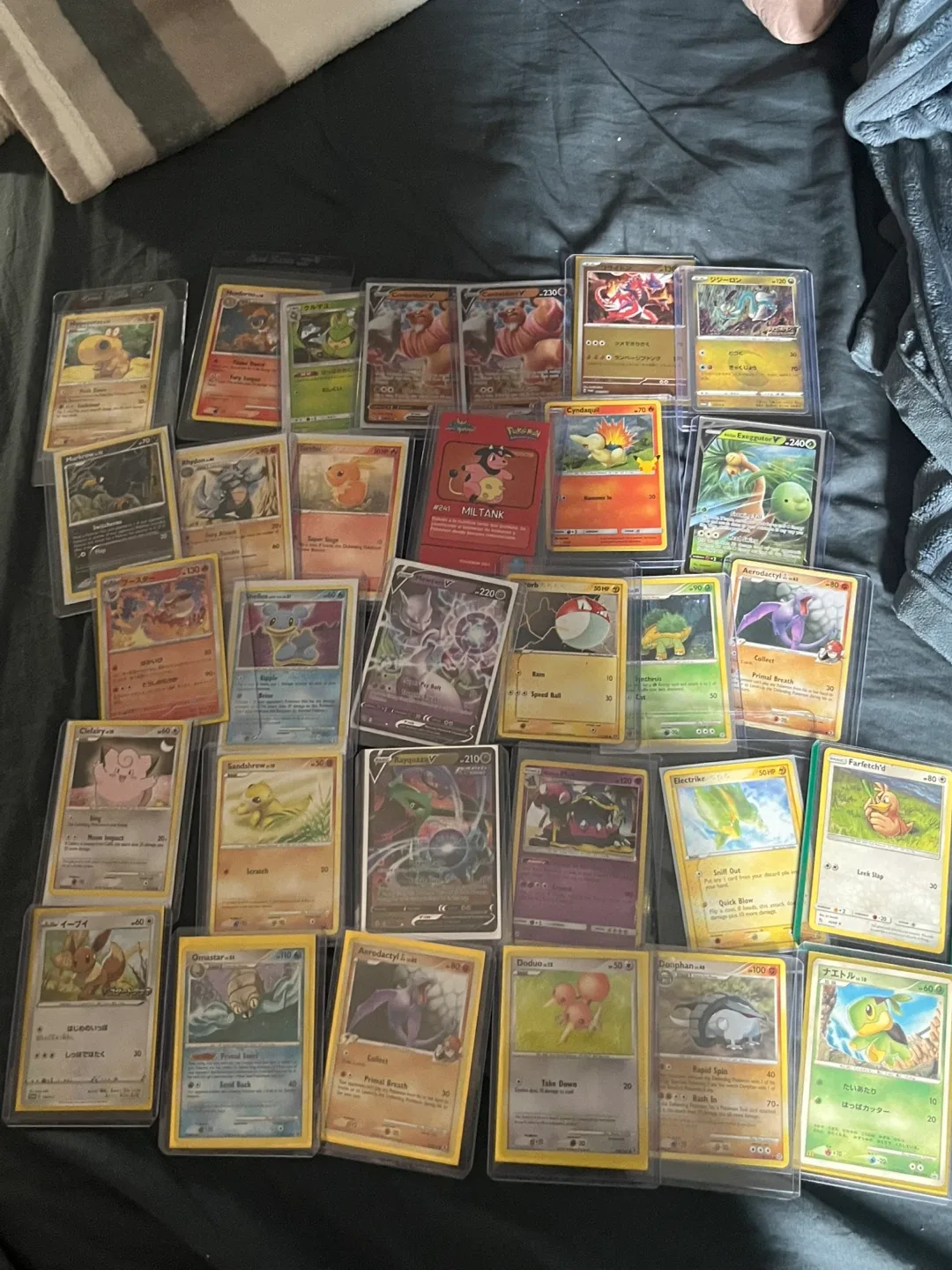 Mixed Lot of Pokemon Trading Cards image indicator(3)