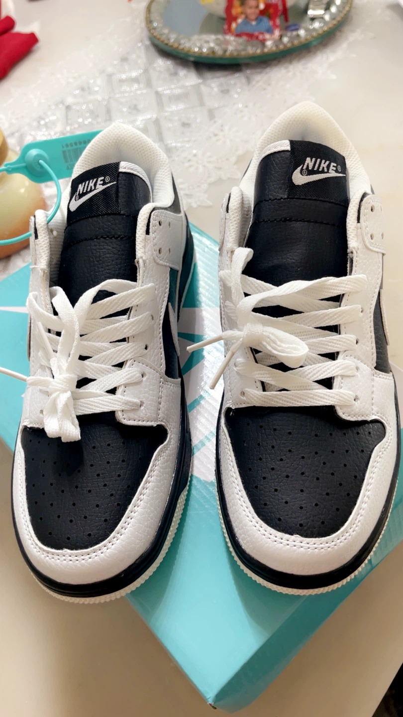 Nike SB Dunk Low Black White Panda - photo 4