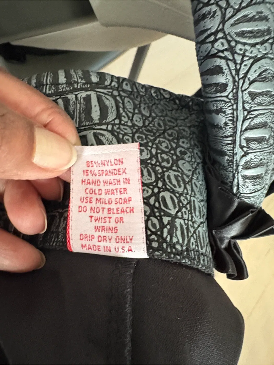 Women’s Pirate Costume Black/Silver * 3 pieces * M image indicator(10)