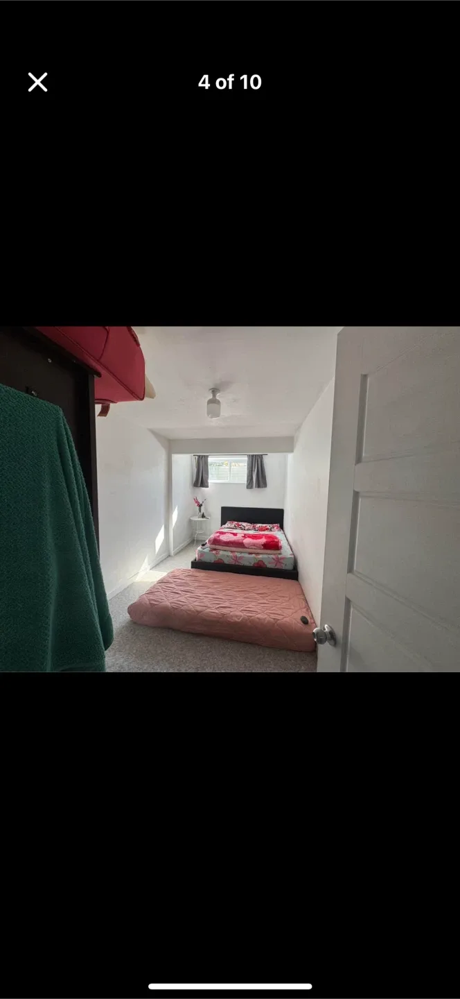 1 Bedroom basement for rent image indicator(4)