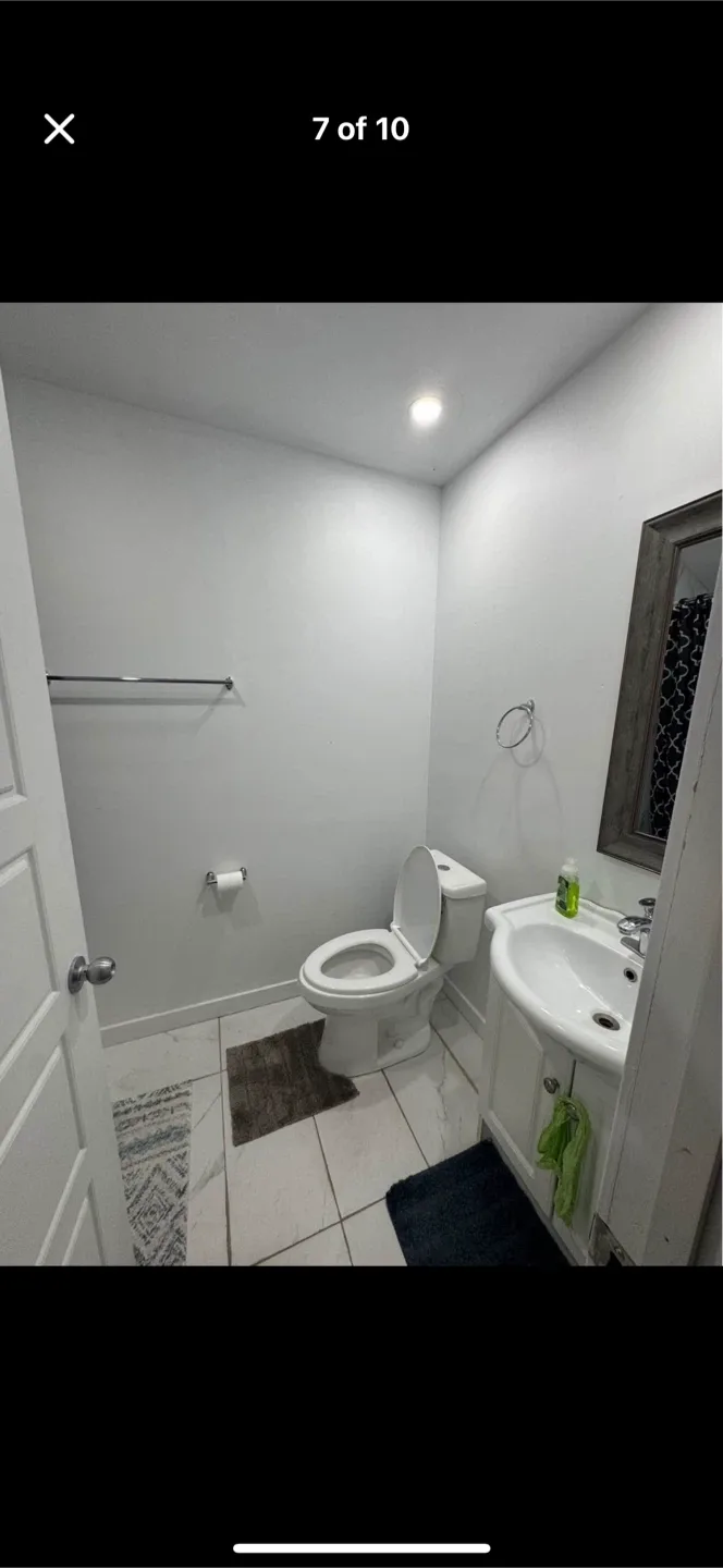 1 Bedroom basement for rent image indicator(8)