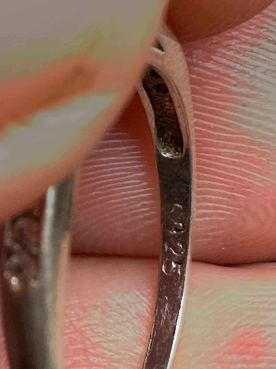 925 Sterling Silver Emerald Ring with white zirconia image indicator(5)