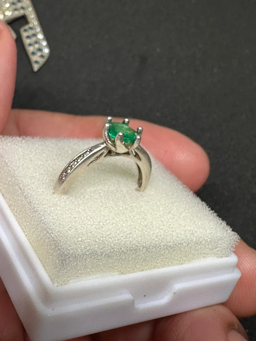 925 Sterling Silver Emerald Ring with white zirconia image indicator(7)