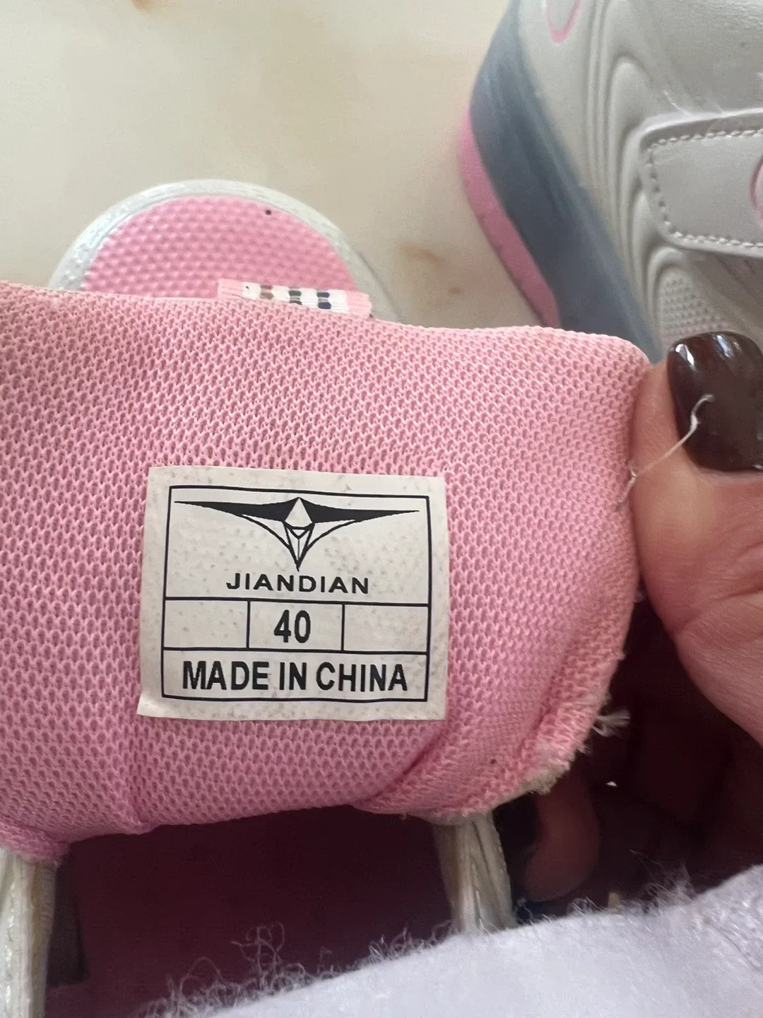 Peerruiz Pink Roller Shoes - Size 40 image indicator(4)