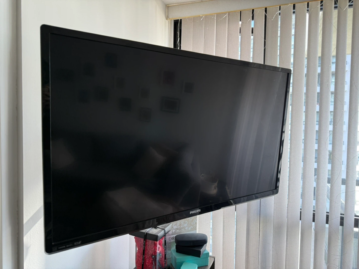 Philips 46PFL5907/F7 46-inch LCD TV