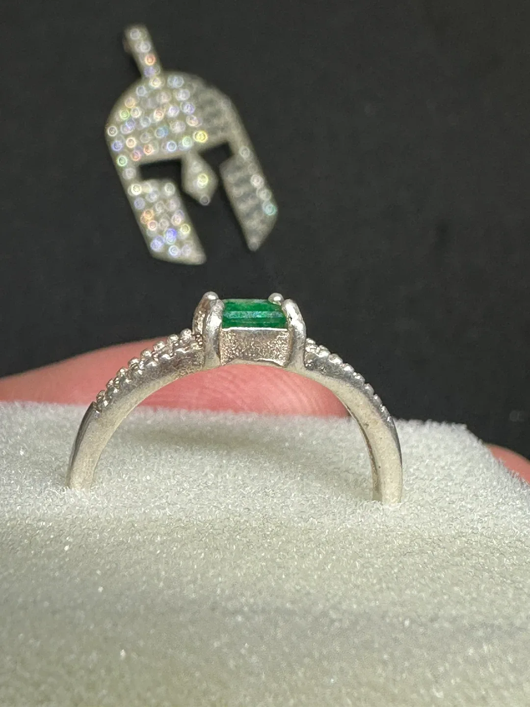 Emerald and white Zirconia Ring in sterling silver image indicator(6)