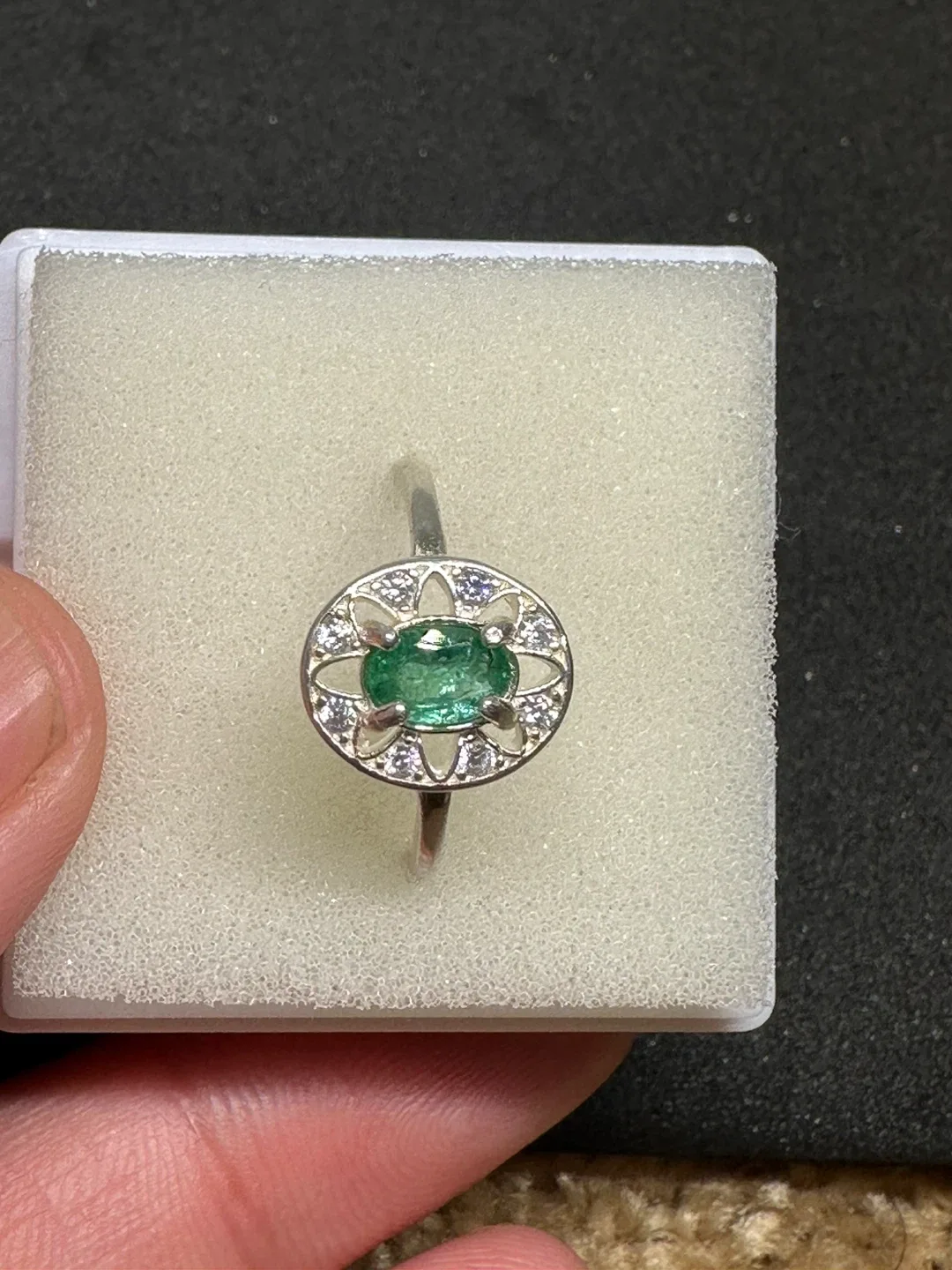 Emerald & white zirconia sterling silver ring image indicator(4)