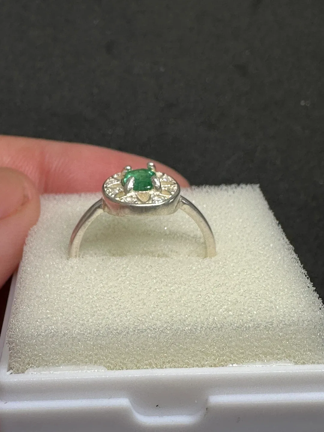Emerald & white zirconia sterling silver ring image indicator(6)