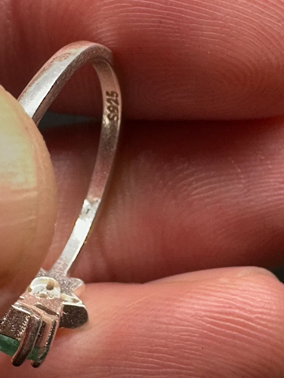 Emerald & white zirconia Sterling Silver Ring image indicator(4)