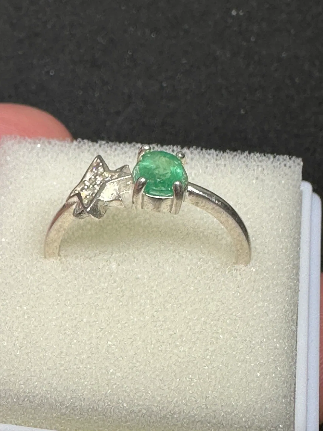 Emerald & white zirconia Sterling Silver Ring image indicator(6)