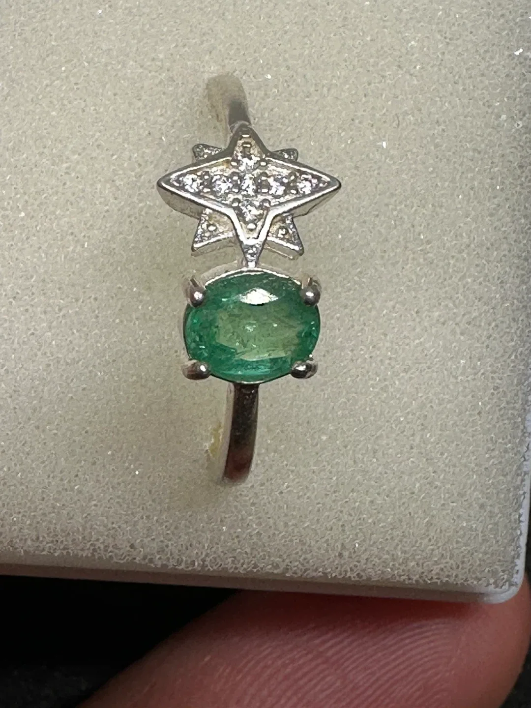 Emerald & white zirconia Sterling Silver Ring image indicator(3)