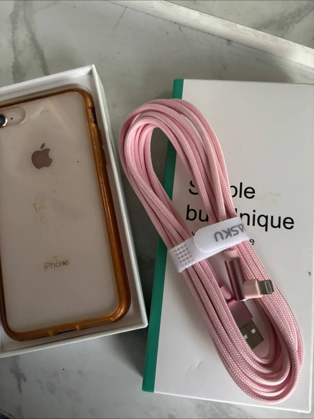 iPhone 8 Rose Gold + Pink USB Cable image indicator(2)