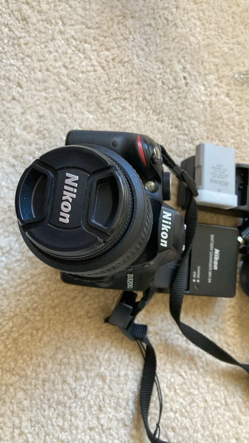 Nikon D3200 with lens and backpack image indicator(2)