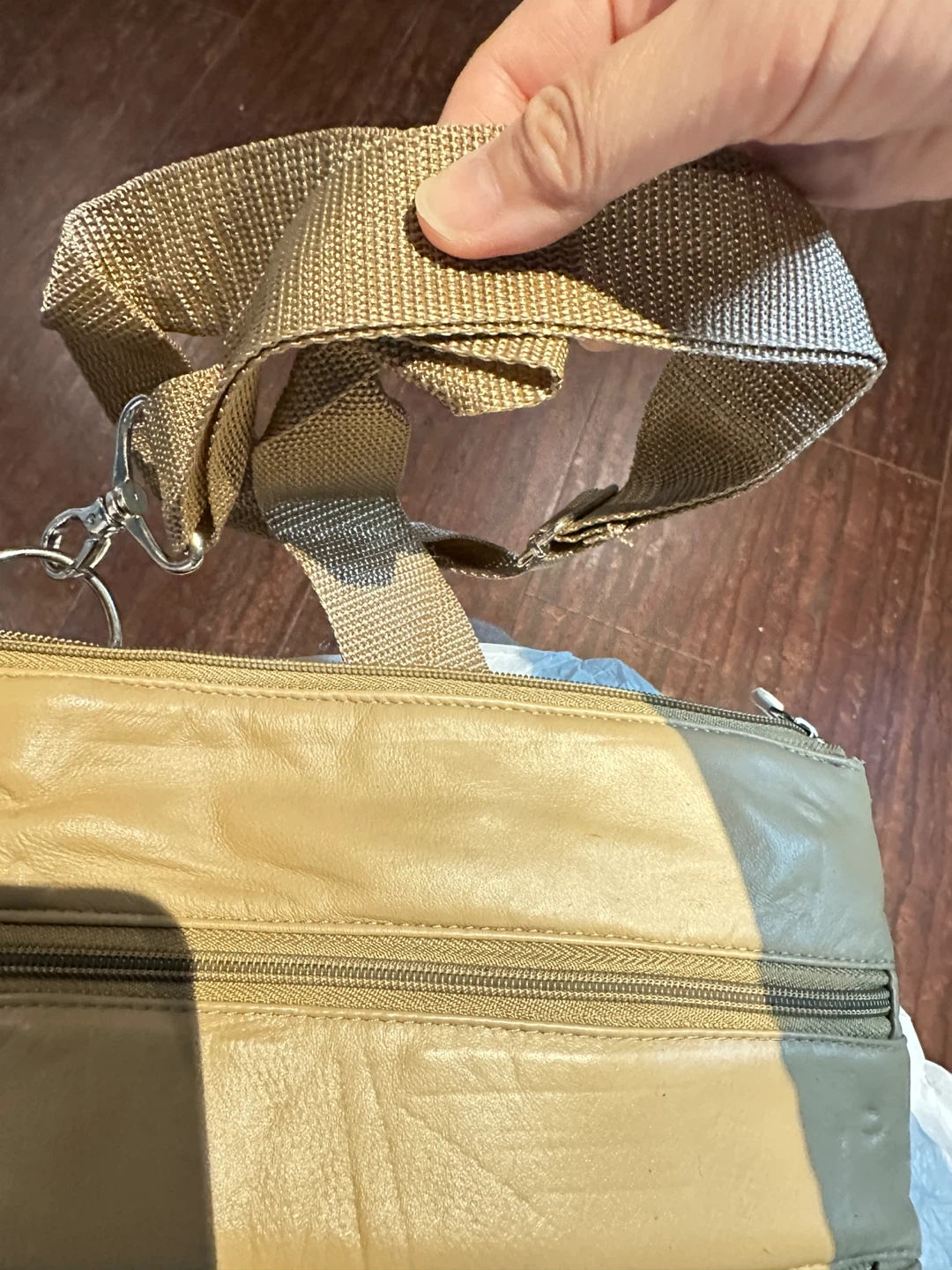 Brand new! Heys Beige Leather Crossbody Bag - photo 3