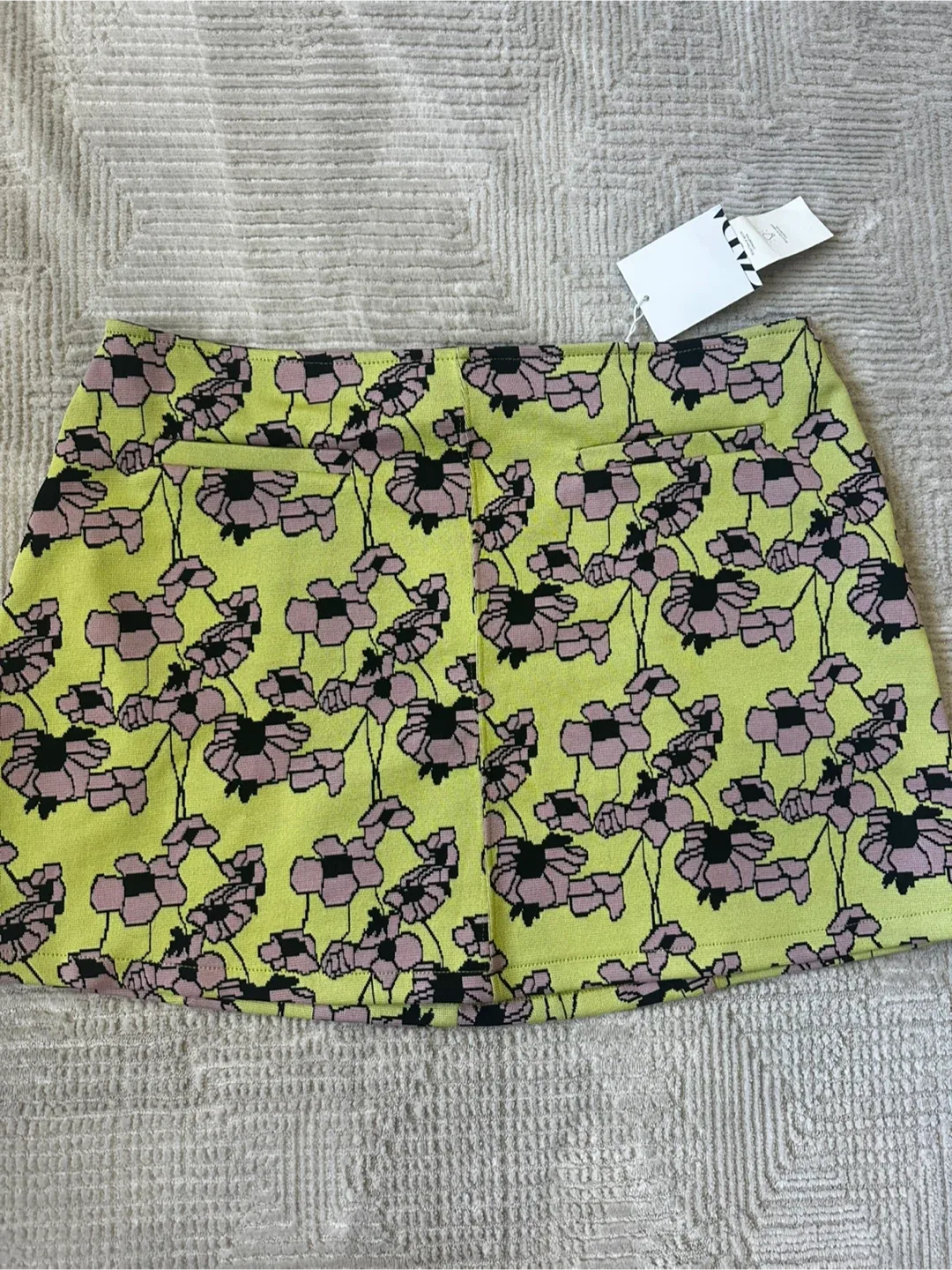 New Zara Floral Mini Skirt - Size L thumbnail