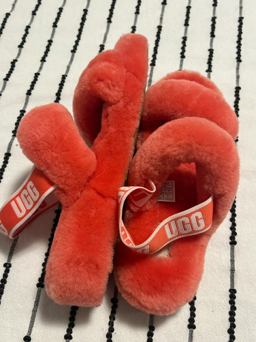 UGG Oh Yeah Coral Slides - Women's Size 8 image indicator(4)
