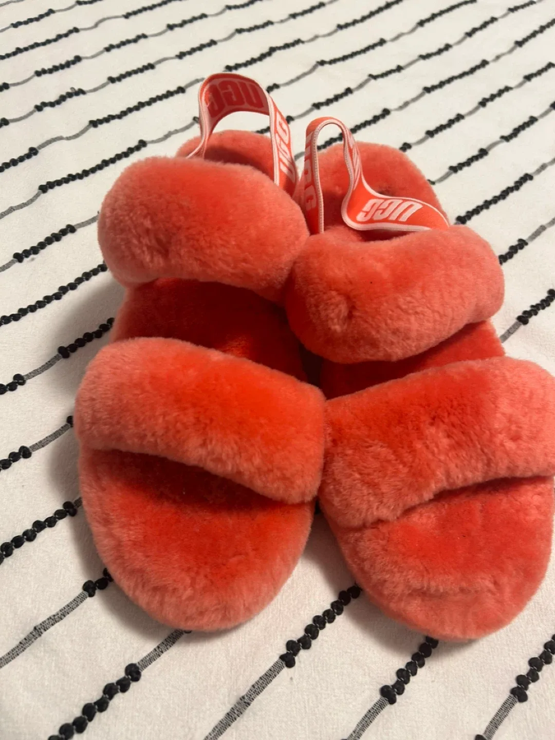 UGG Oh Yeah Coral Slides - Women's Size 8 image indicator(2)