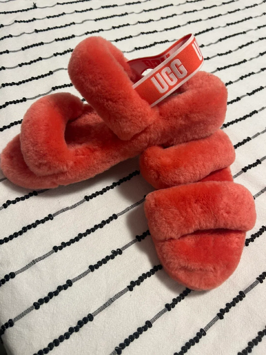 UGG Oh Yeah Coral Slides - Women's Size 8 thumbnail