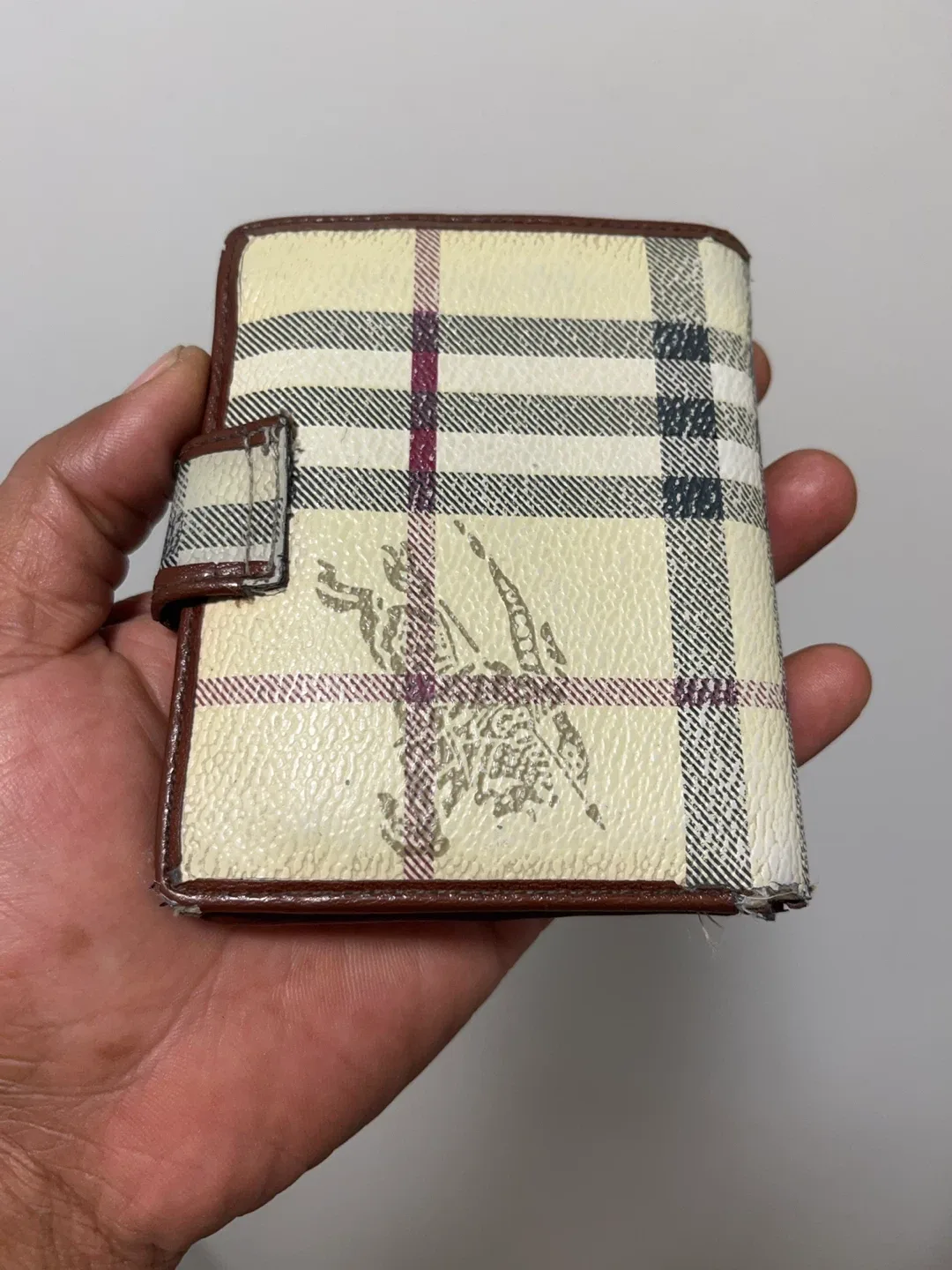 Burberry Wallet image indicator(3)