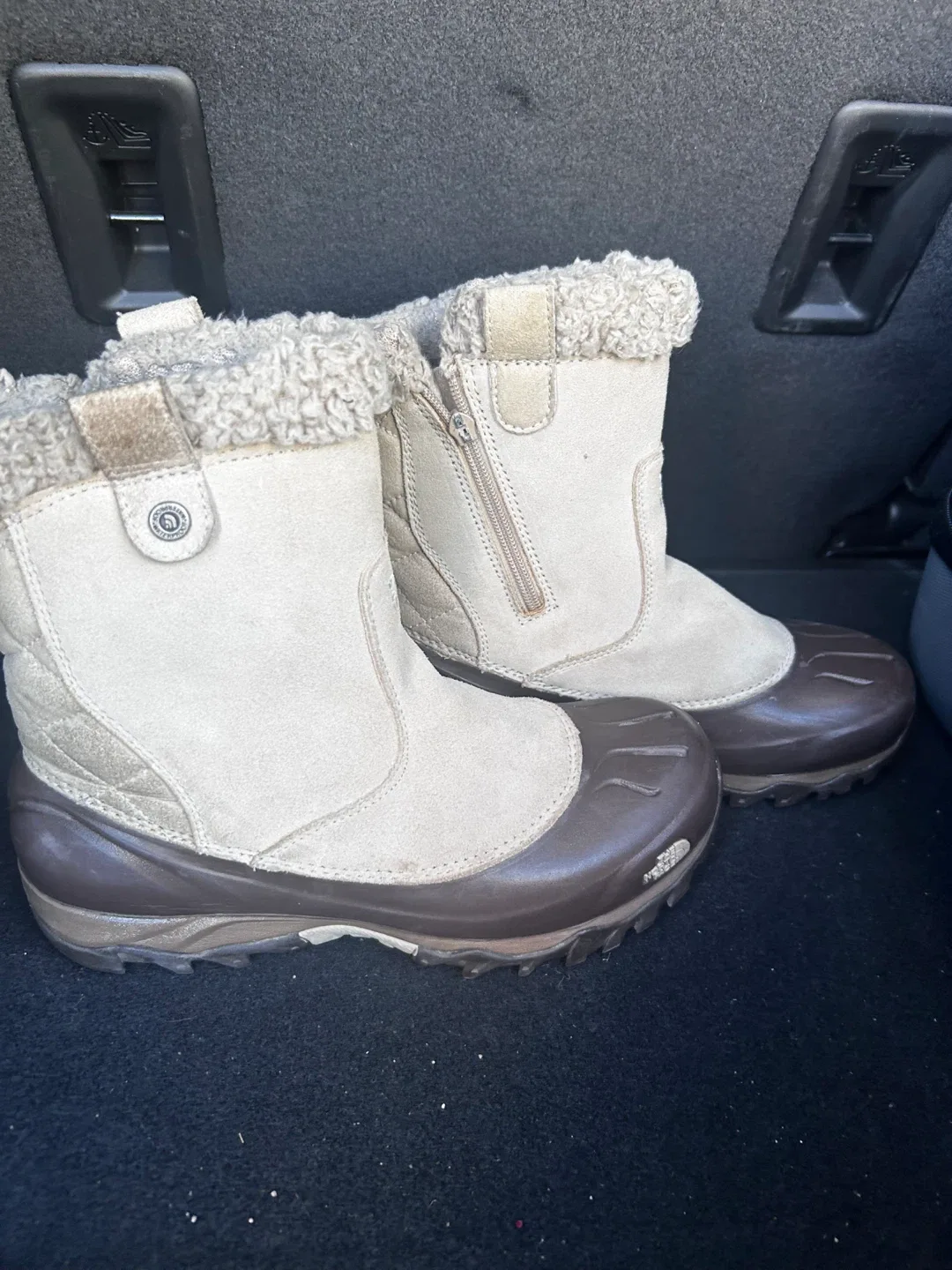 The North Face Women's Boots, Size 7 image indicator(3)