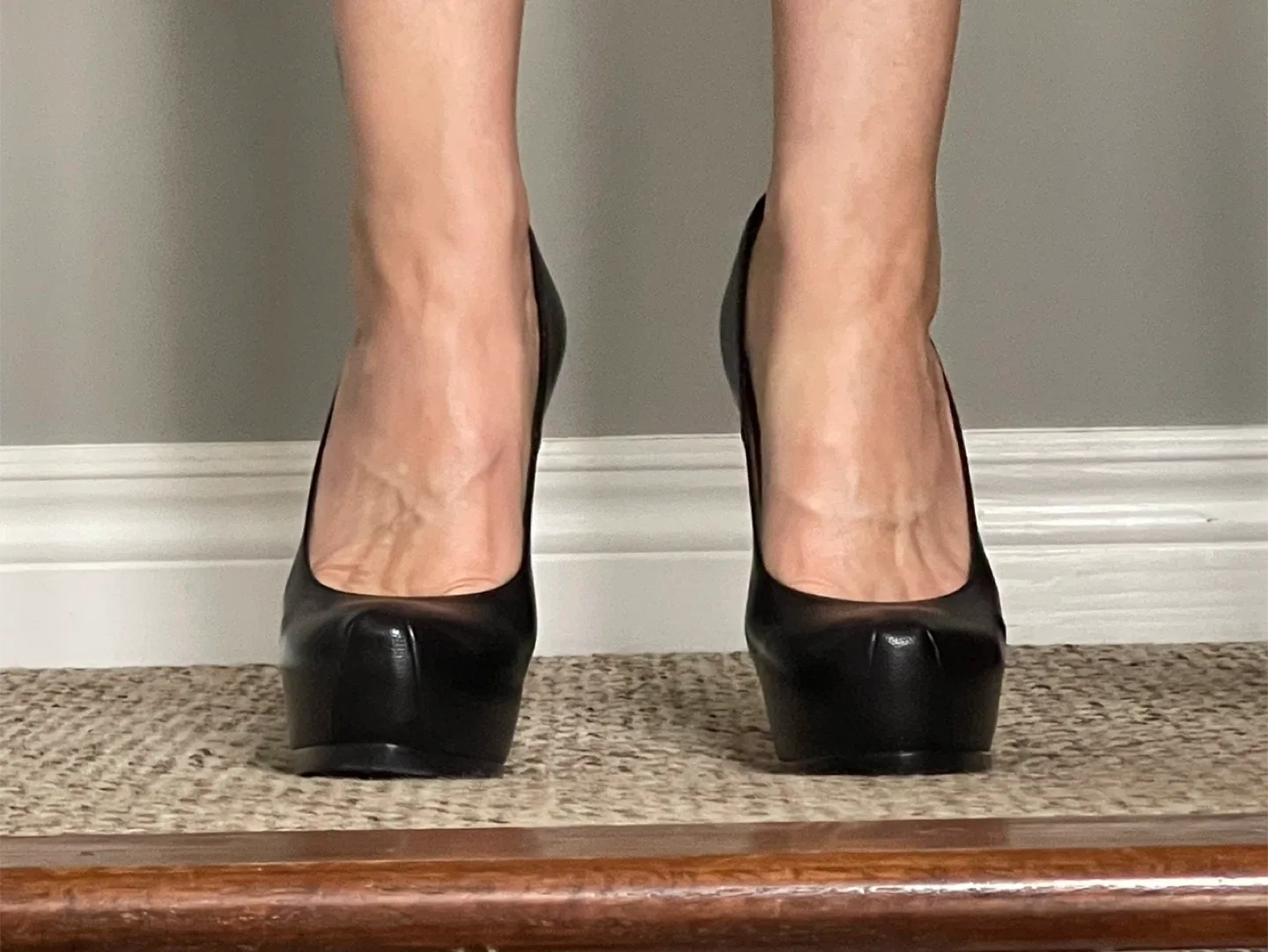 Saint Laurent Black Leather Platform Heels image indicator(2)