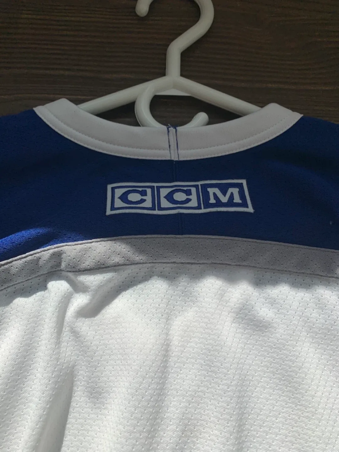 CCM Toronto Maple Leafs Jersey - Adult XL image indicator(3)