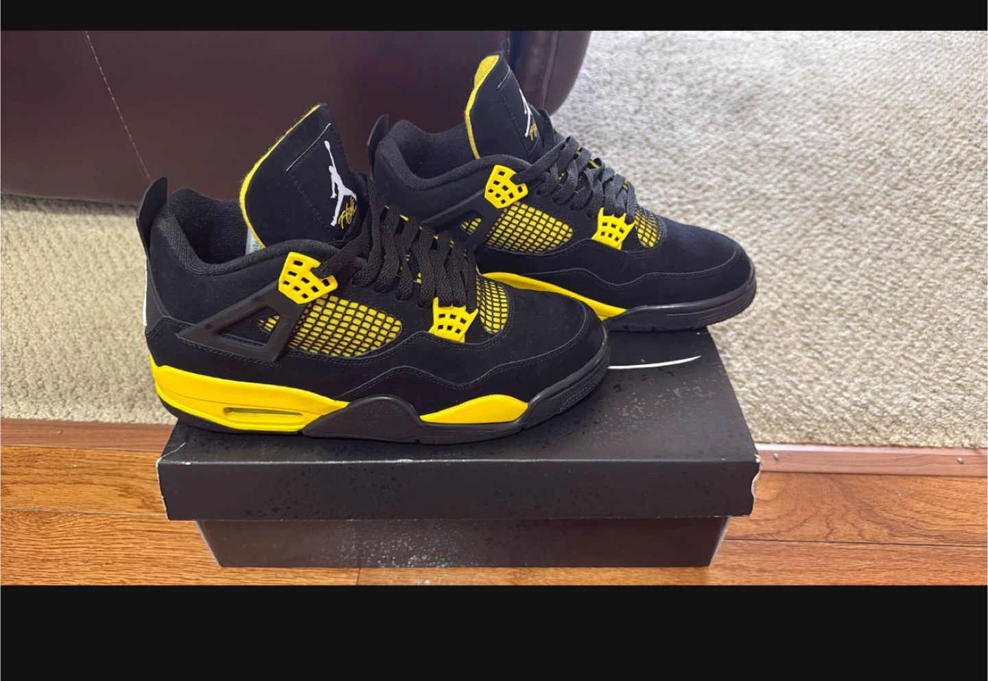 Nike Air Jordan 4 Retro Thunder (2023) - photo 3