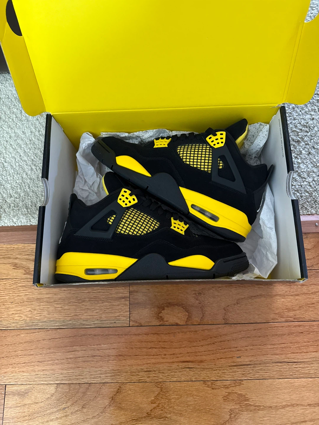 Nike Air Jordan 4 Retro Thunder (2023)