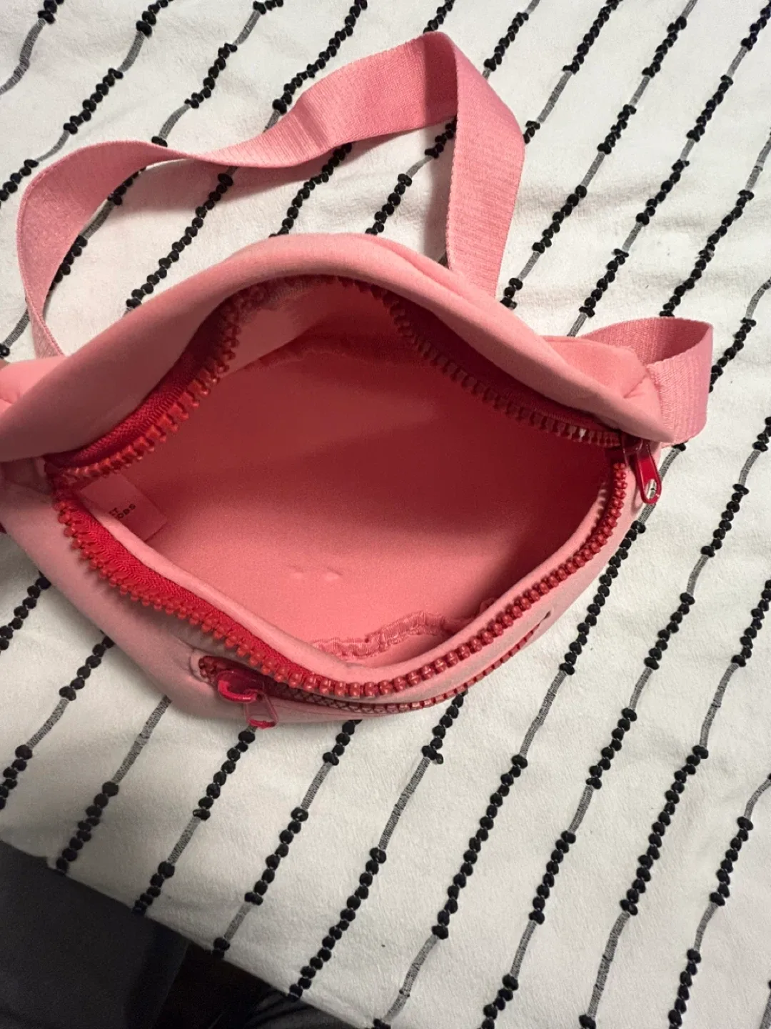 Marc Jacobs Perfect Pink Belt Bag image indicator(6)