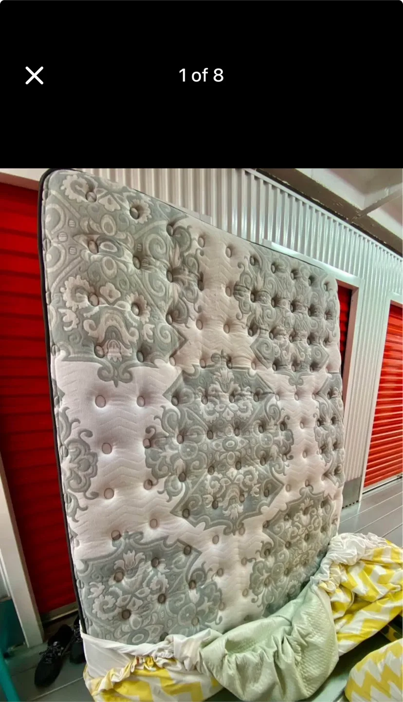 Queen Size Mattress image indicator(2)