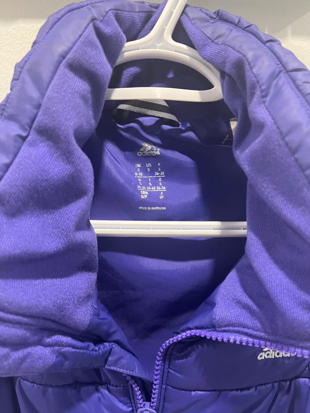Adidas Purple Puffer Vest Size S image indicator(3)