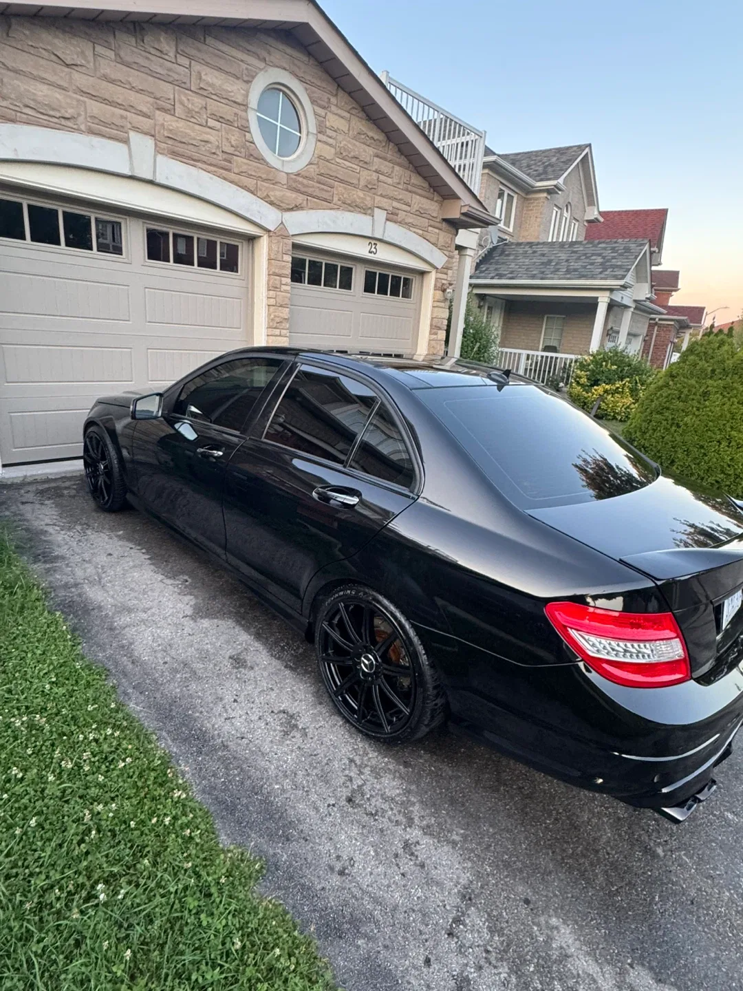 Black Mercedes-Benz C-Class Sedan image indicator(5)