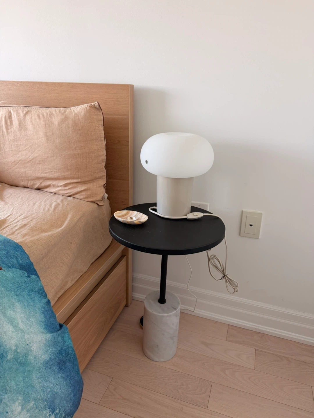 2 Marble Base side Tables - photo 2