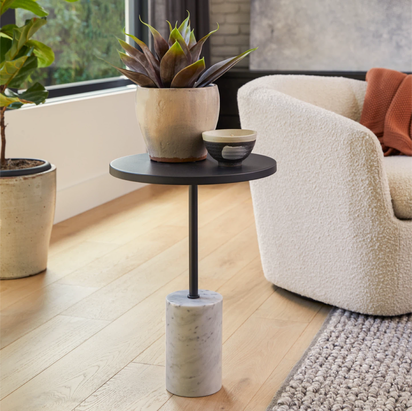 2 Marble Base side Tables - photo 3