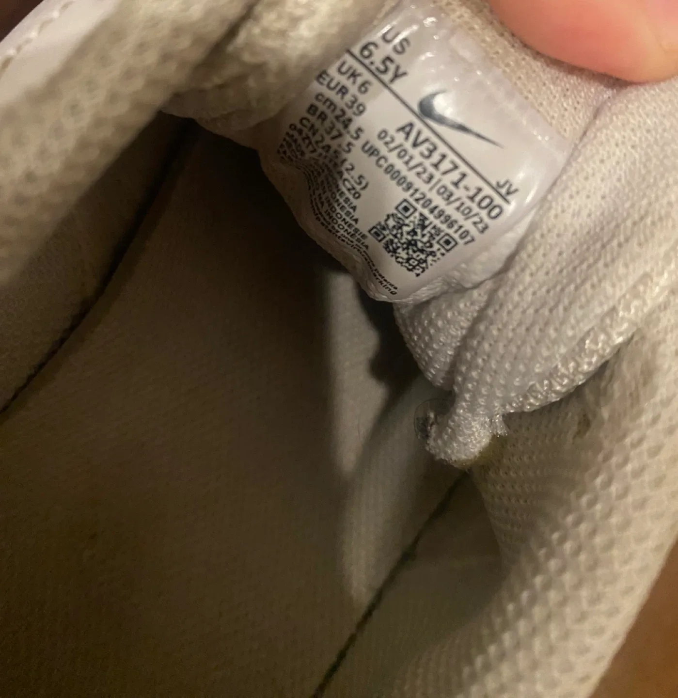 Nike White Air Force Sneakers / Trainers - Size 6.5YUS image indicator(8)